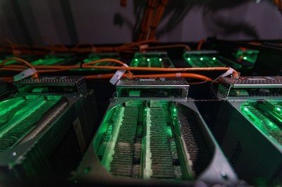 Optimizing mining farm operations for peak efficiency