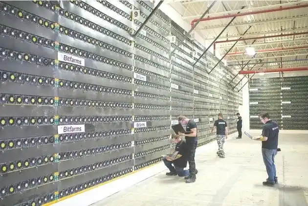 High-performance Bitcoin mining rig operating in a cold environment